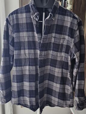 Pendleton Men's Navy & Gray Plaid Button-Down Shirt